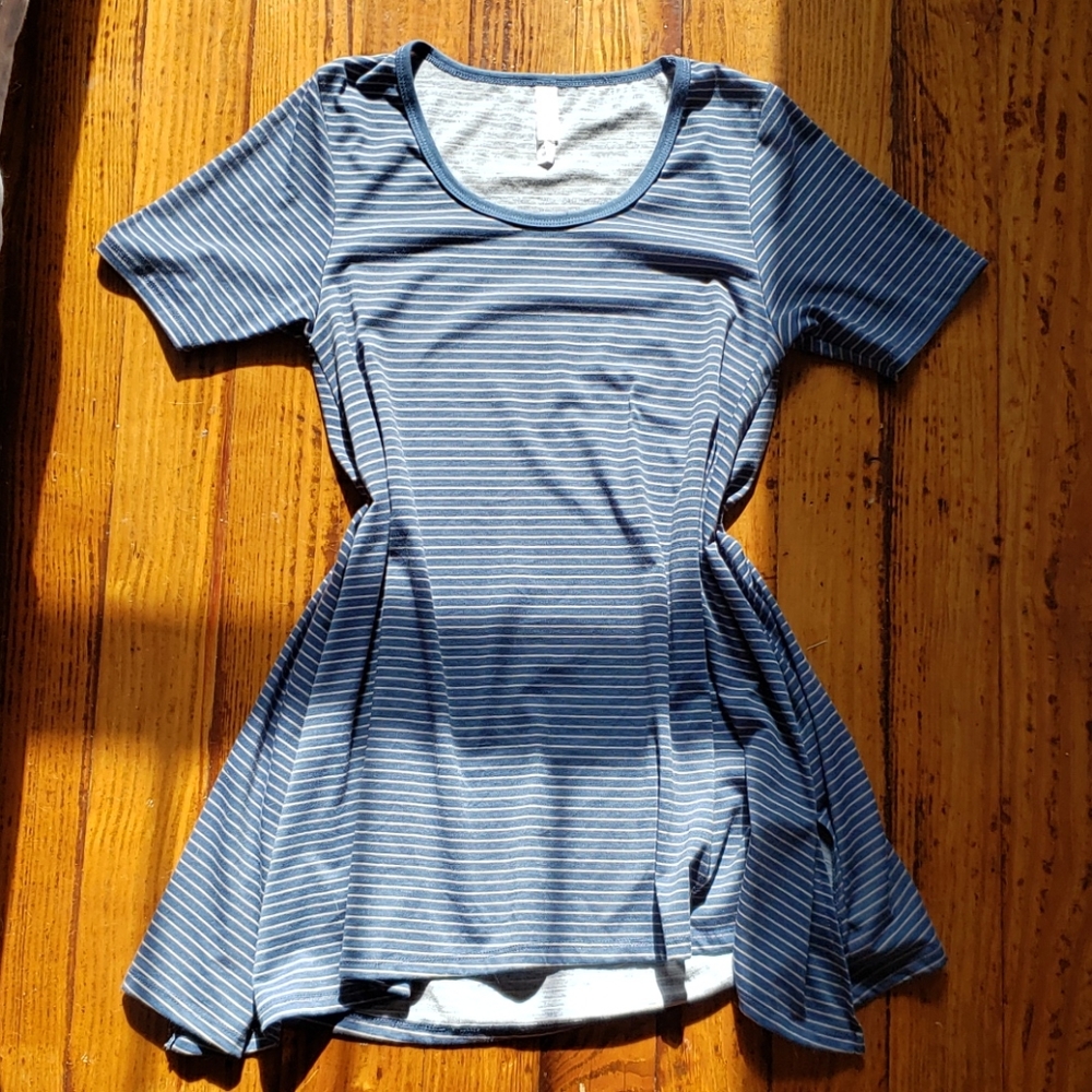 NWOT Lularoe XXS Perfect Tee blue and cream